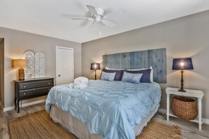 Villa, 1 cama King size y sofá cama, balcón, vista al jardín (1659 Bluff Villas) | 1 habitación, decoración personalizada y muebles diferentes 