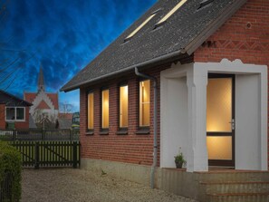 المنشأة من الخارج