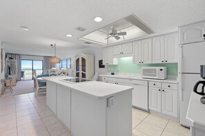 Condo, 1 King Bed (Hacienda del Sol II 213) | Private kitchen | Oven, toaster - Hacienda del Sol II 213 (New Smyrna Beach)