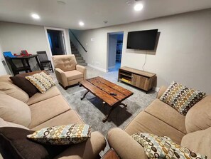 Living area - Newly Remodeled Home (Casper)