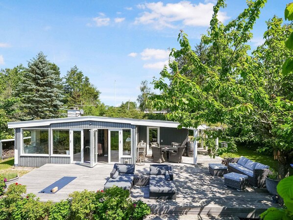 House | Terrace/patio
