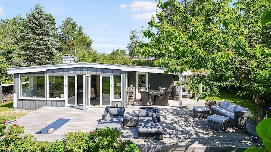 5 Star Holiday Home in Dronningmolle