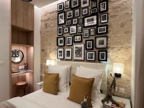 1 habitación, tabla de planchar con plancha, wifi gratis y ropa de cama 