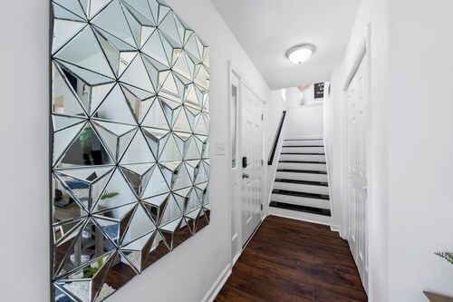 Bright & Cozy 2BR Home on VRBO