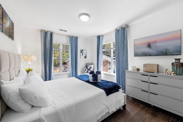 2 bedrooms, iron/ironing board, WiFi, bed sheets