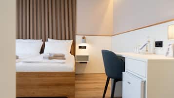 Comfort Suite, Balcony | In-room safe, blackout drapes, iron/ironing board, free WiFi