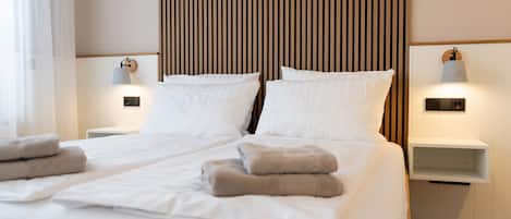 Comfort Suite, Balcony | In-room safe, blackout drapes, iron/ironing board, free WiFi