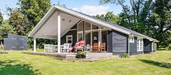 5 Star Holiday Home in Haarby