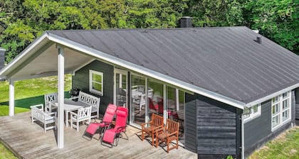 5 Star Holiday Home in Haarby