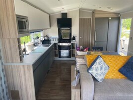 Cookware/dishes/utensils