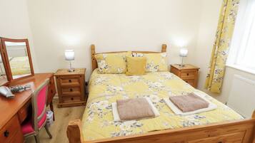 Cottage | 2 bedrooms, individually decorated, individually furnished, free WiFi
