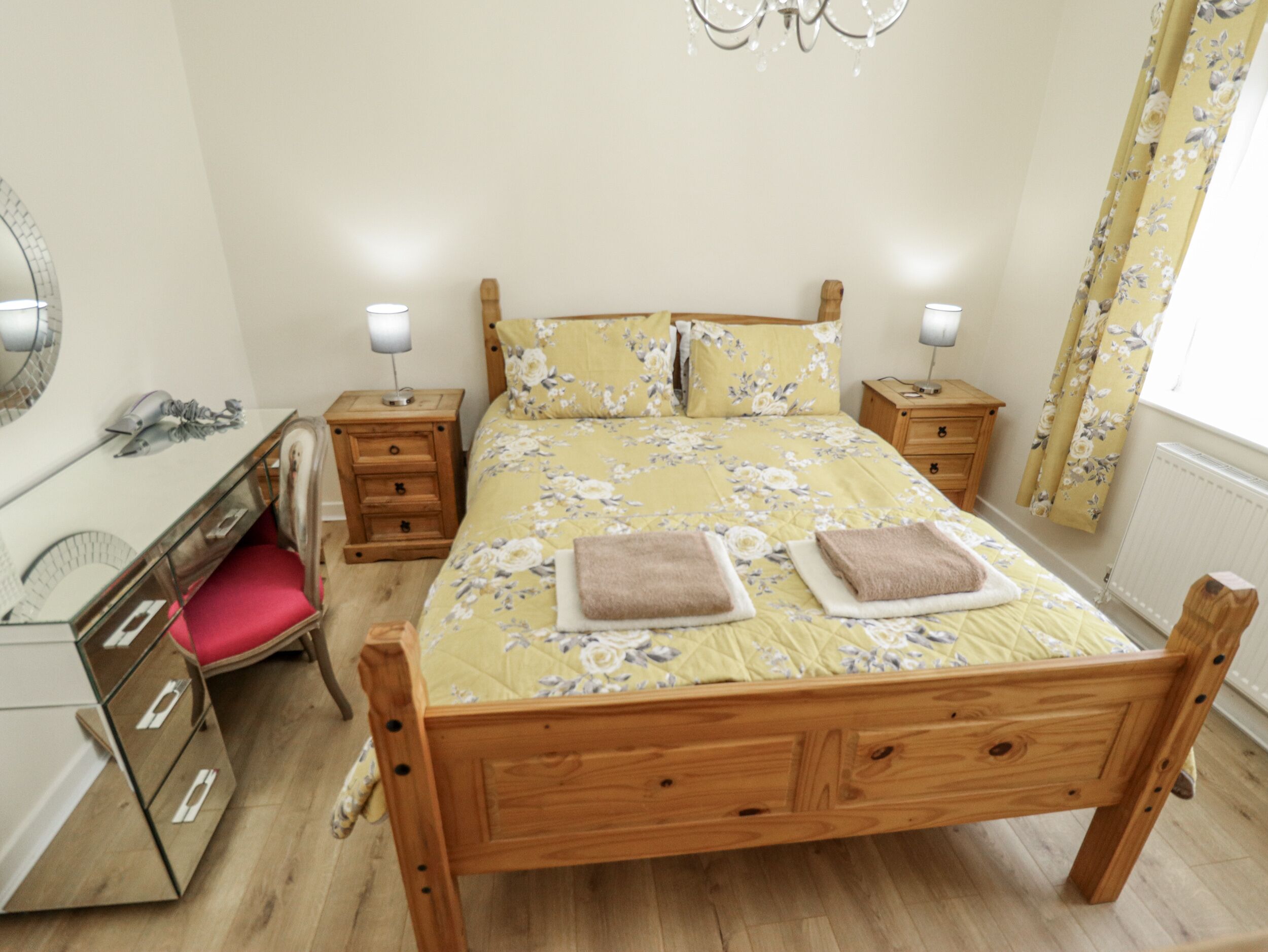 2 bedrooms, individually decorated, individually furnished, free WiFi