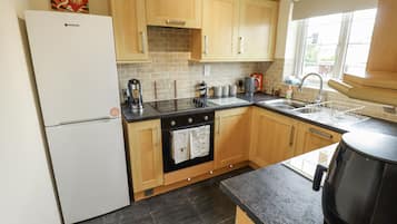 Rentaplats i utensilis de cuina, vaixella i coberteria