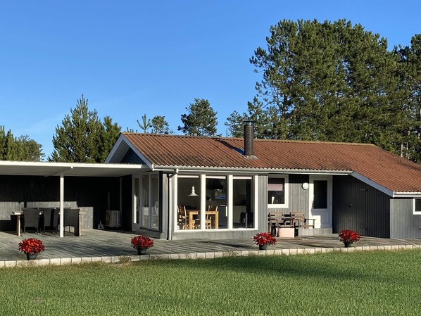 المنشأة من الخار�ج