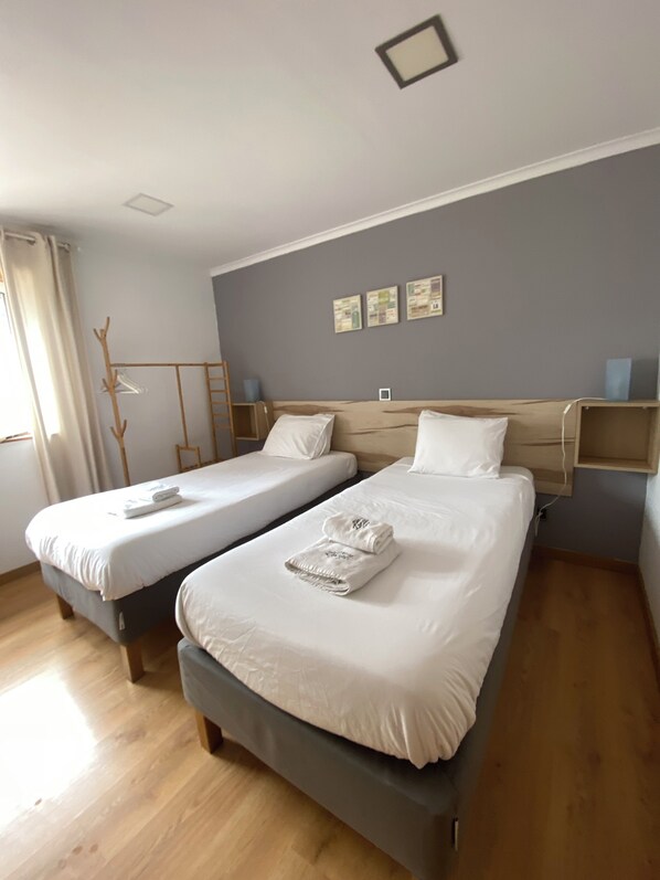 1 chambre, fer et planche à repasser, Wi-Fi, draps fournis