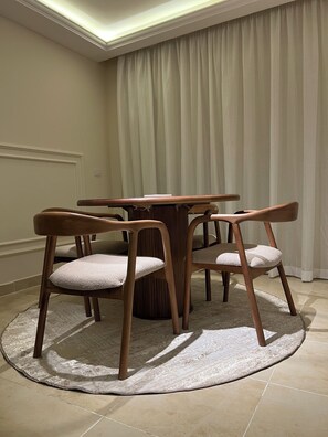 تناول الطعام