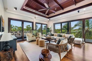 Televisión y oficina 