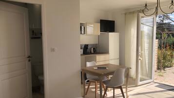 1 camera, Wi-Fi, lenzuola