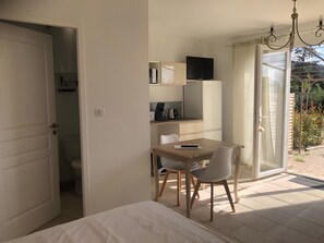 1 camera, Wi-Fi, lenzuola