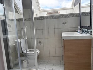 Ducha y secador de pelo