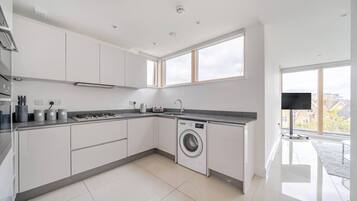 Frigorifero, microonde, forno, lavastoviglie