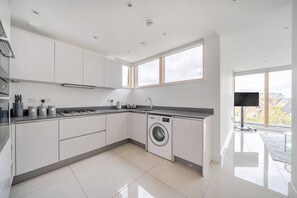 Frigorífic, microones, forn i rentaplats 