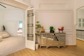 Superior Villa, City View