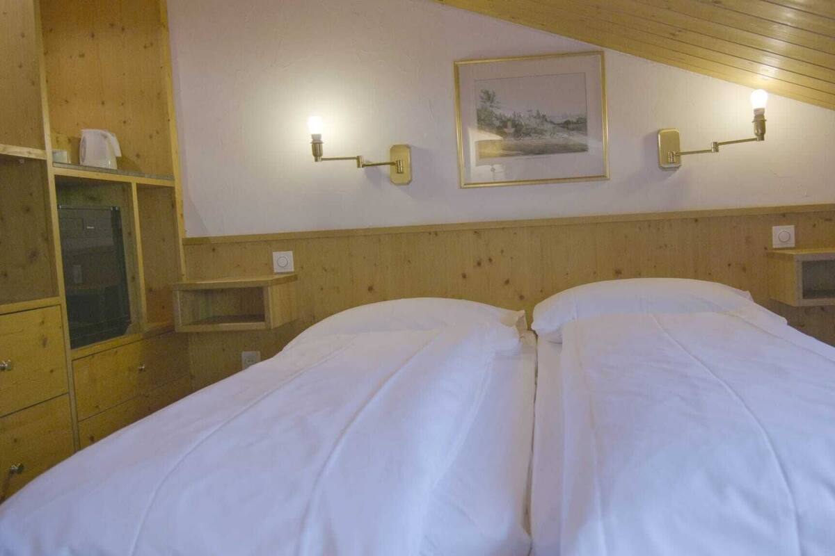 Family Triple Room | Blackout drapes, free WiFi