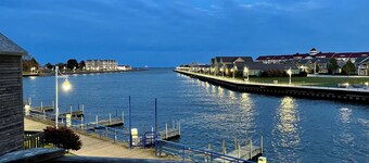 NEW Riverfront Loft - FANTASTIC location w/stunning views - on the boardwalk!