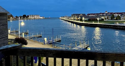 NEW Riverfront Loft - FANTASTIC location w/stunning views - on the boardwalk!