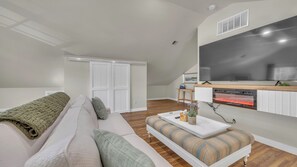 Smart TV y chimenea