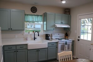 Mikrobølgeovn, ovn og kokeplater