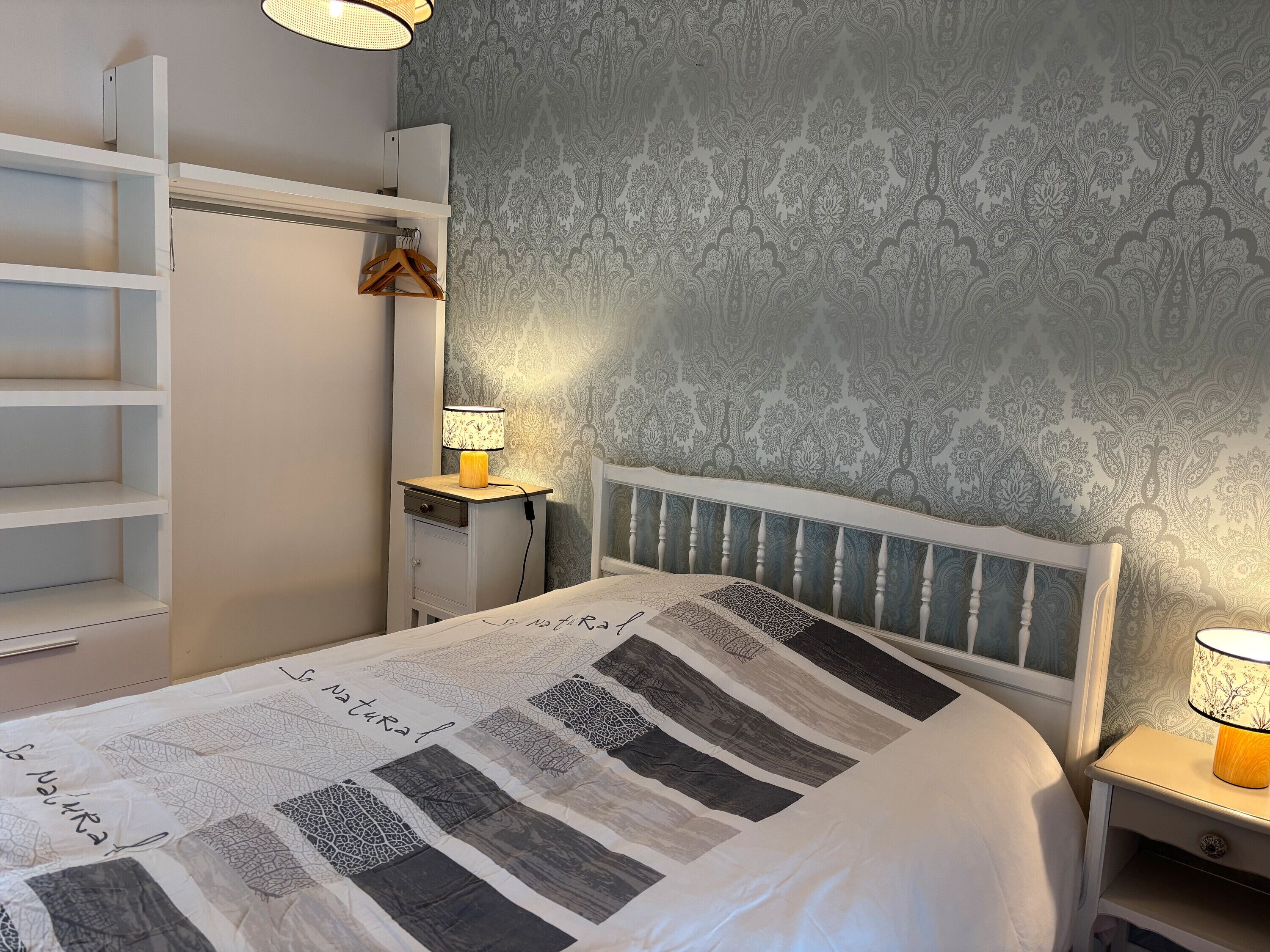 1 室のベッドルーム、WiFi