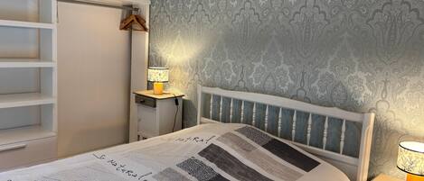 1 室のベッドルーム、WiFi