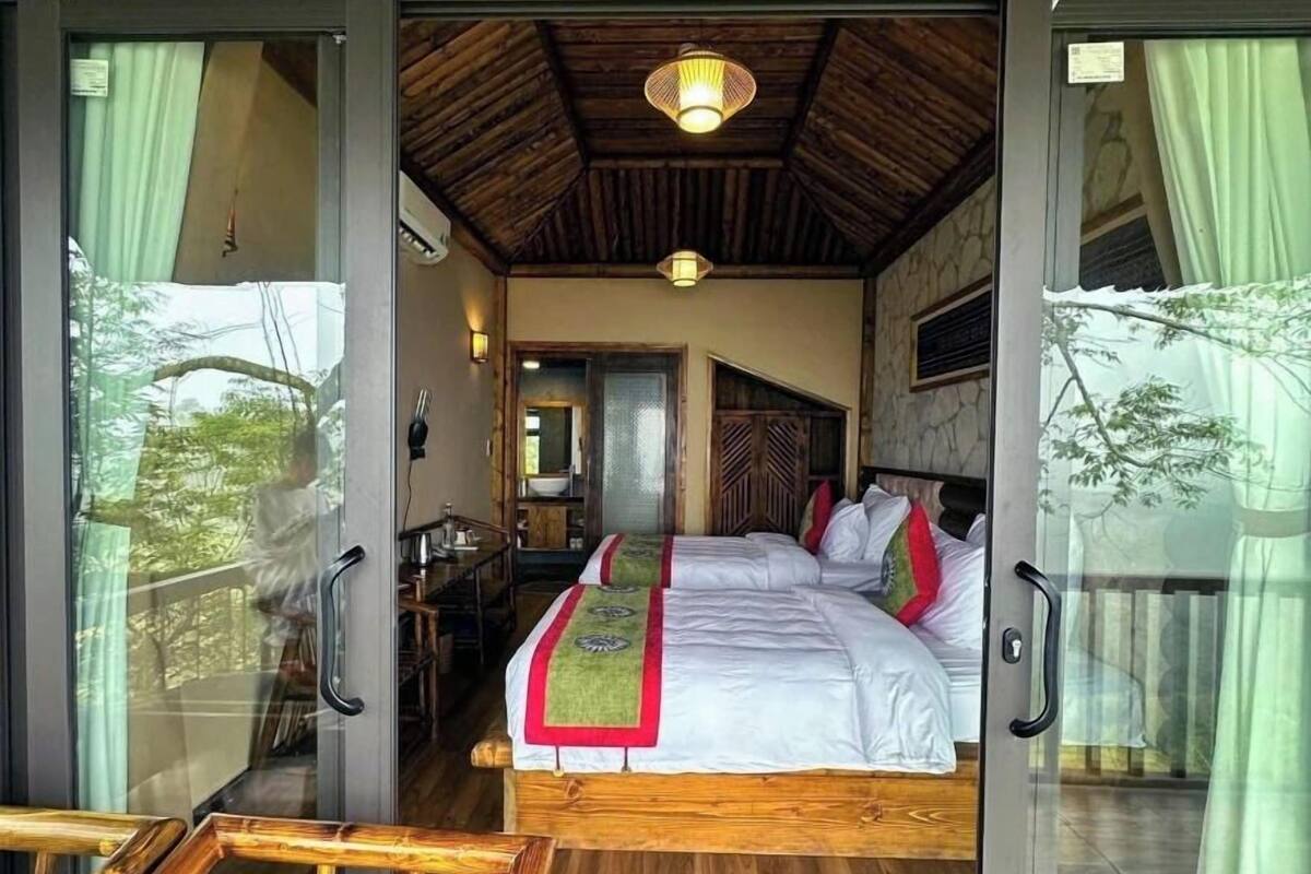 Superior Bungalow, Balcony, Mountain View