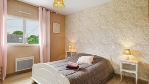 1 habitación, tabla de planchar con plancha y wifi 