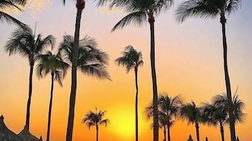 Liegestühle, Strandtücher