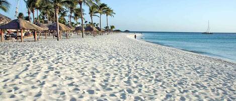 Liegestühle, Strandtücher