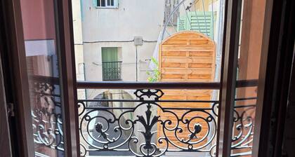 Charming 2-bedroom townhome in lovely Villefranche-sur-Mer