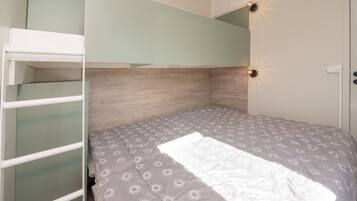 2 bedrooms