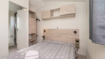 2 bedrooms