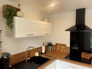 Réfrigérateur, micro-ondes, four, lave-vaisselle