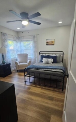 2 bedrooms, free WiFi, bed sheets - Snug As a Bug- 2Bedroom 2Bath (Warren)