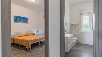 2 slaapkamers, een strijkplank/strijkijzer, wifi, beddengoed