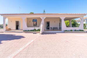 Exterior - Apartment 'Sole Vista Giardino' with Sea View, Wi-Fi and Air Conditioning (Fontane Bianche)