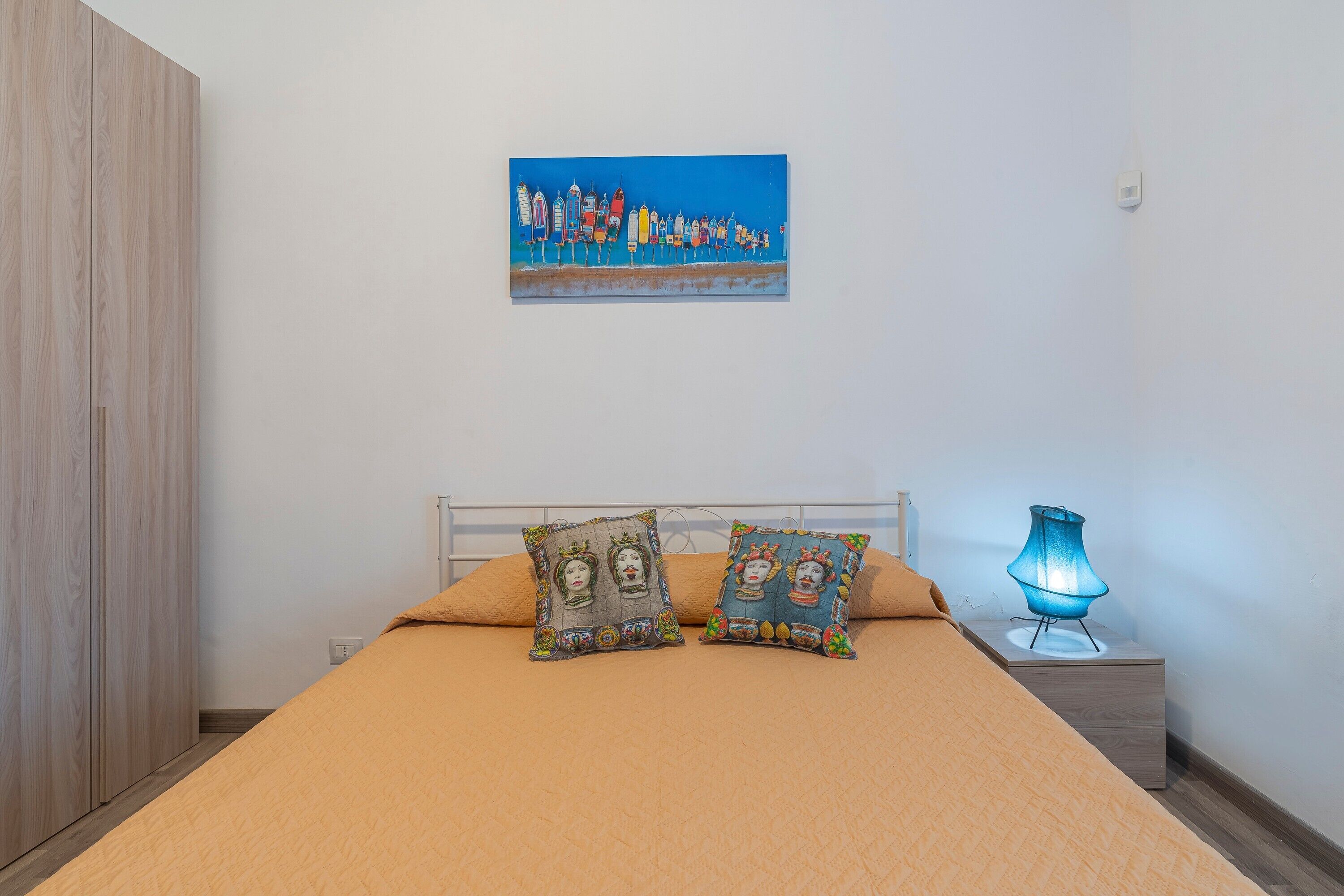 2 dormitorios, tabla de planchar con plancha, wifi y ropa de cama