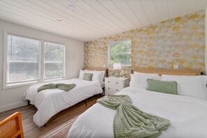 4 bedrooms, desk, iron/ironing board, travel crib