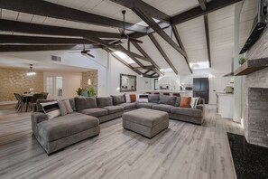 Televisio, pöytätennispöytä