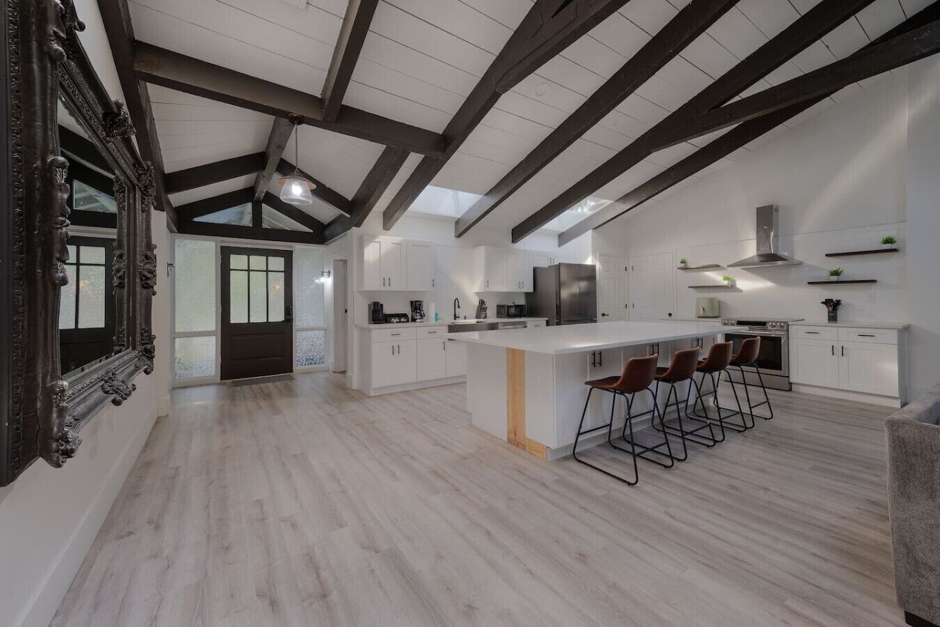 冰箱、微波炉、烤箱、炉灶