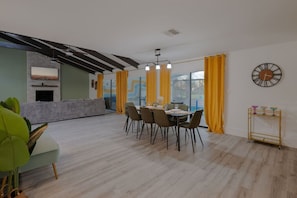 Dining - Entire Home+Pool+Ping Pong Table+Arcade (Kissimmee)